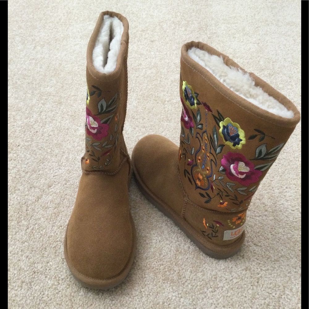 UGG JULIETTE SUEDE EMBROIDERED LINED BOOTS 6